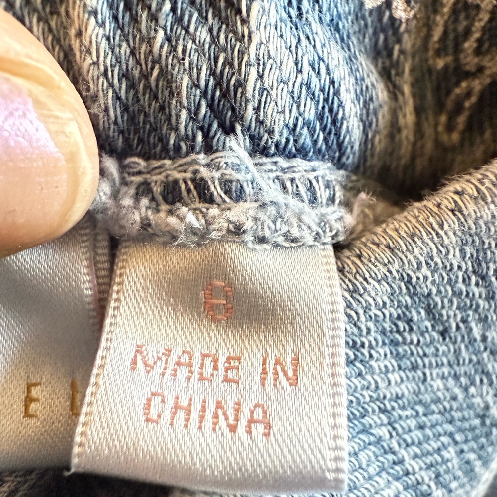 Light Blue Jeans with Button Detail - Picture 9 of 9